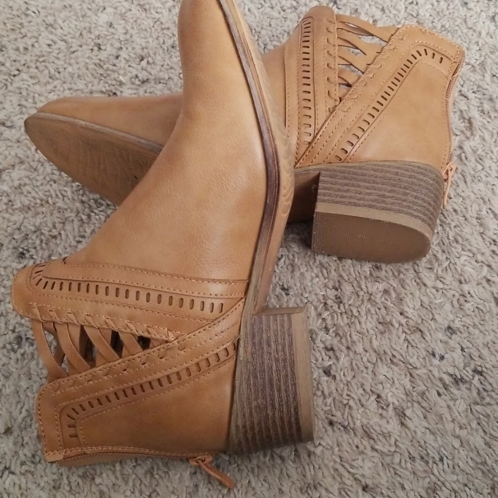 Booties - Picture 4 of 4